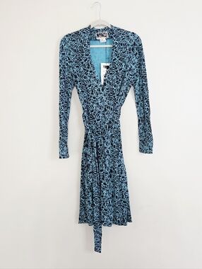 Diane von Furstenberg graffiti print silk jersey long-sleeve wrap Dress Size 14